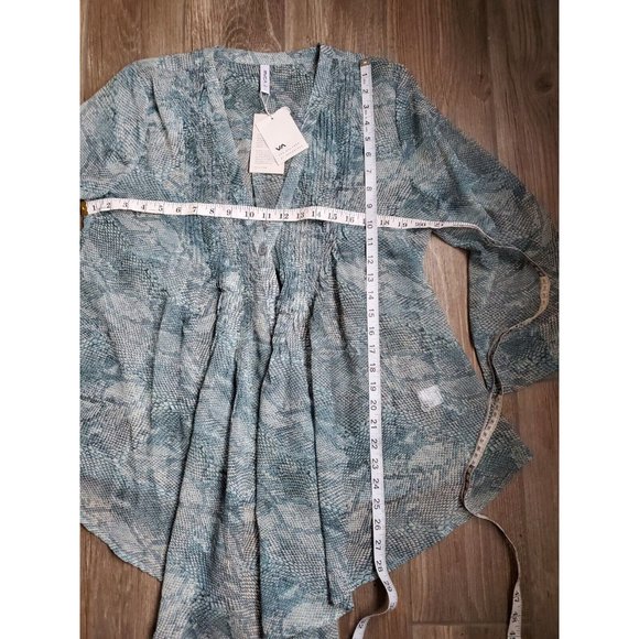 Nwt Rvca Sheer Snake Print Bluse W/ Flared Sleeves In Aqua Blue&Green Size Large - Picture 3 of 9